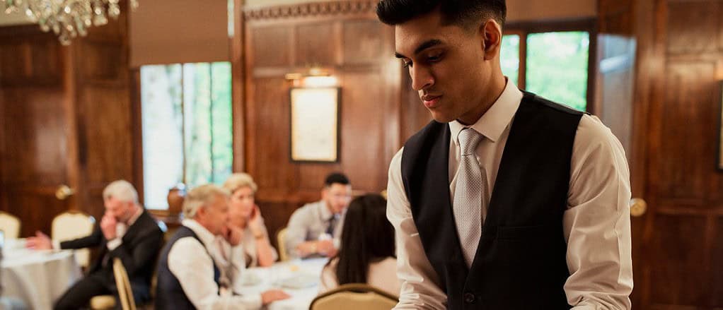 Nebenjob als Hochzeitshelfer